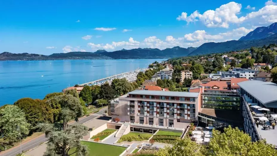 Leonardo Hotels expandiert mit Übernahme am Genfer See