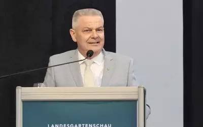 Bundesverdienstkreuz für Gerhard Hugenschmidt: Eine Würdigung des Engagements im Gartenbau