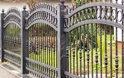 Stilvolle Abgrenzung: Der zeitgemäße Gartenzaun