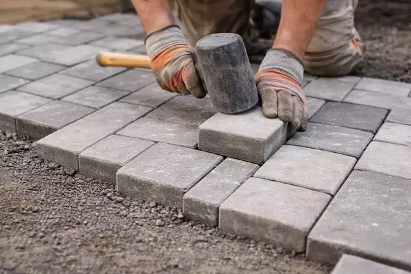 Die Kunst des Pflasterns: Mehr als nur ein Weg zum Haus