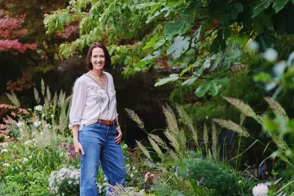 Umfassende Gartenliteratur für Pflanzenliebhaber