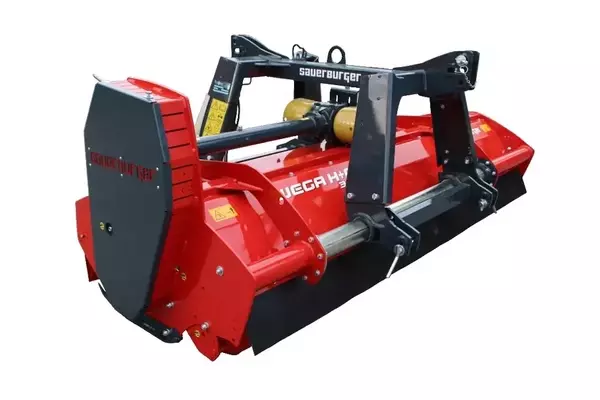 Sauerburger stellt den innovativen Mulcher WEGA H+F vor: Effizienz und modernes Design für die Landwirtschaft