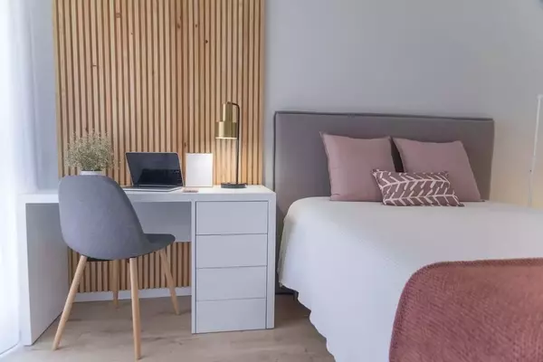 Wandpaneele für Wohnzimmer: Ideen und Planung nach Wandbereichen