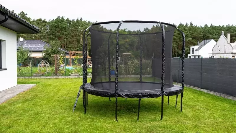 Die optimale Trampolingröße für Ihren Garten: Sicherheit und Spaß